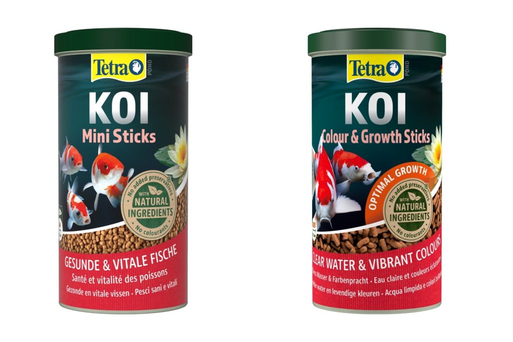 Mangimi Tetra per carpe koi: Mini Sticks e Colour & Growth Sticks, con ingredienti naturali per salute e crescita